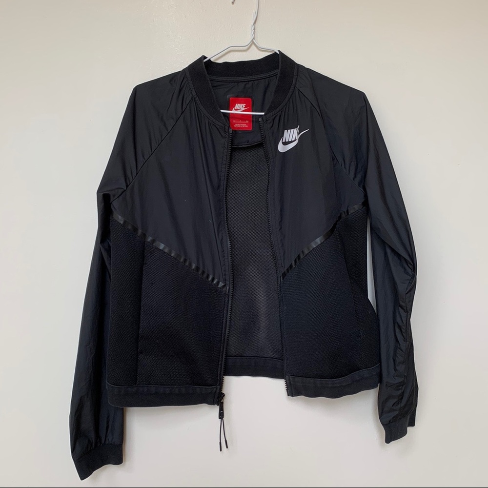 NIKE MESH LIGHTWEIGHT JACKET